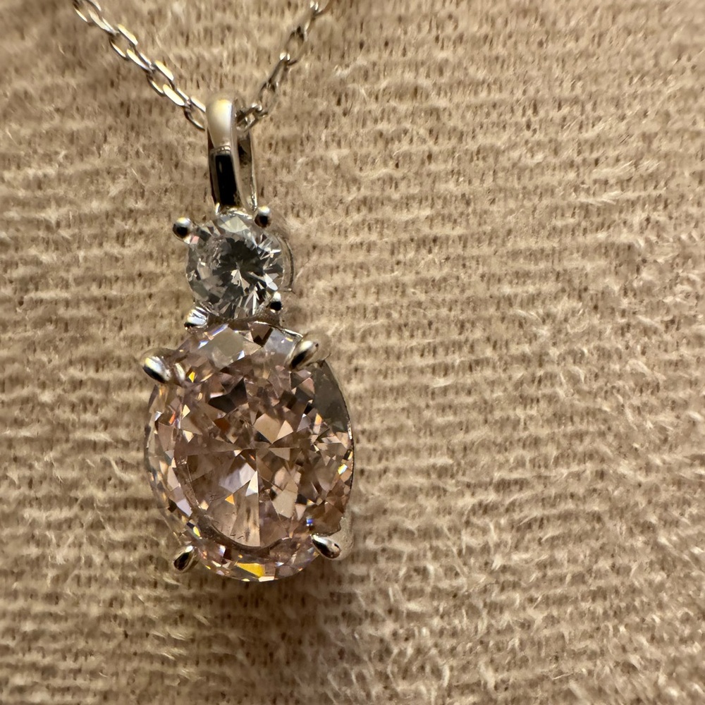 - Stunning pink ice . Brilliant sparkle . Sz 7 NWOT - Picture 3 of 5